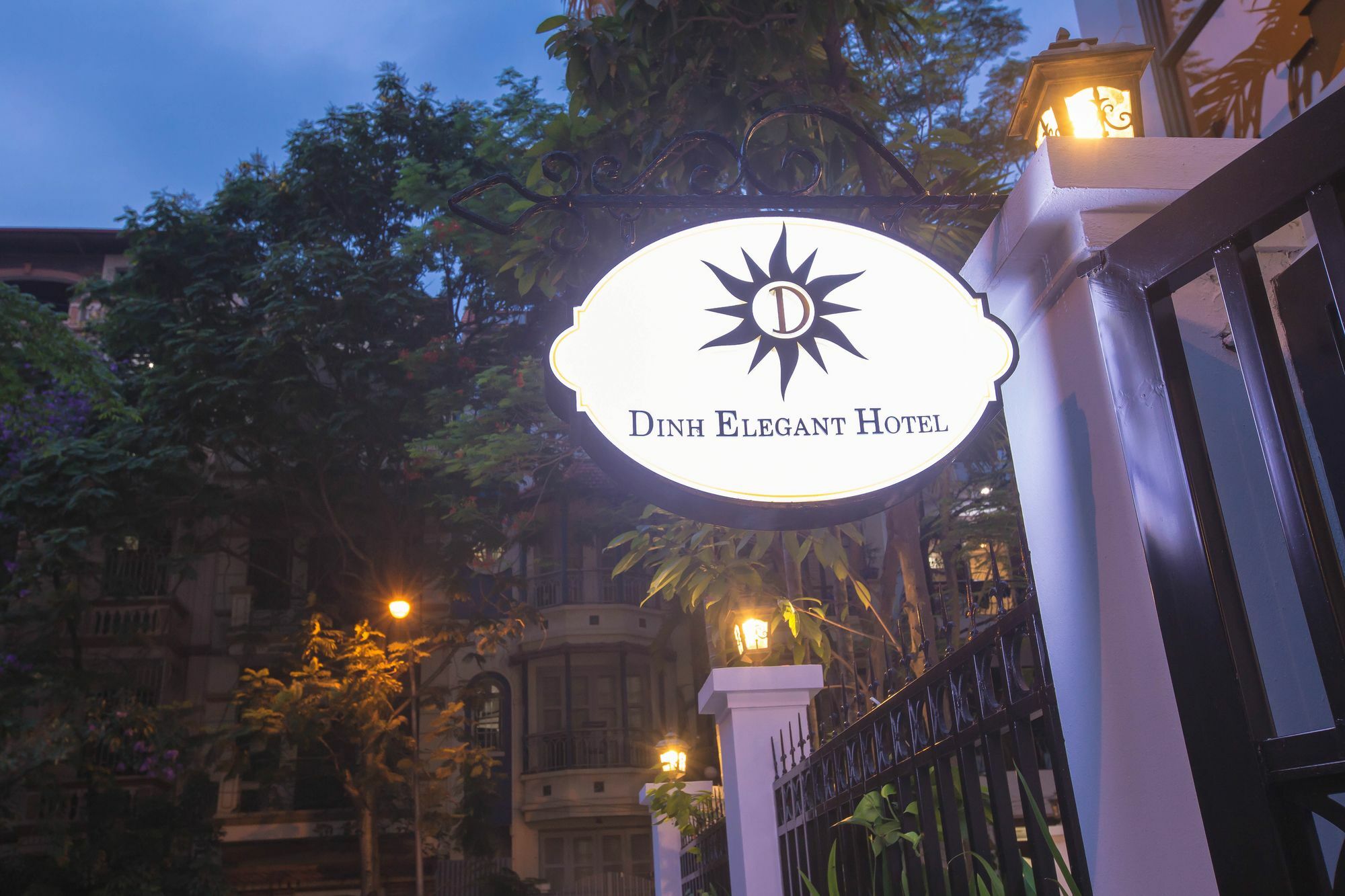 Dinh Elegant Hanoi Hotel Exterior photo
